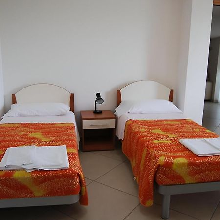 Eu Ropa Hotel Nereto ภายนอก รูปภาพ