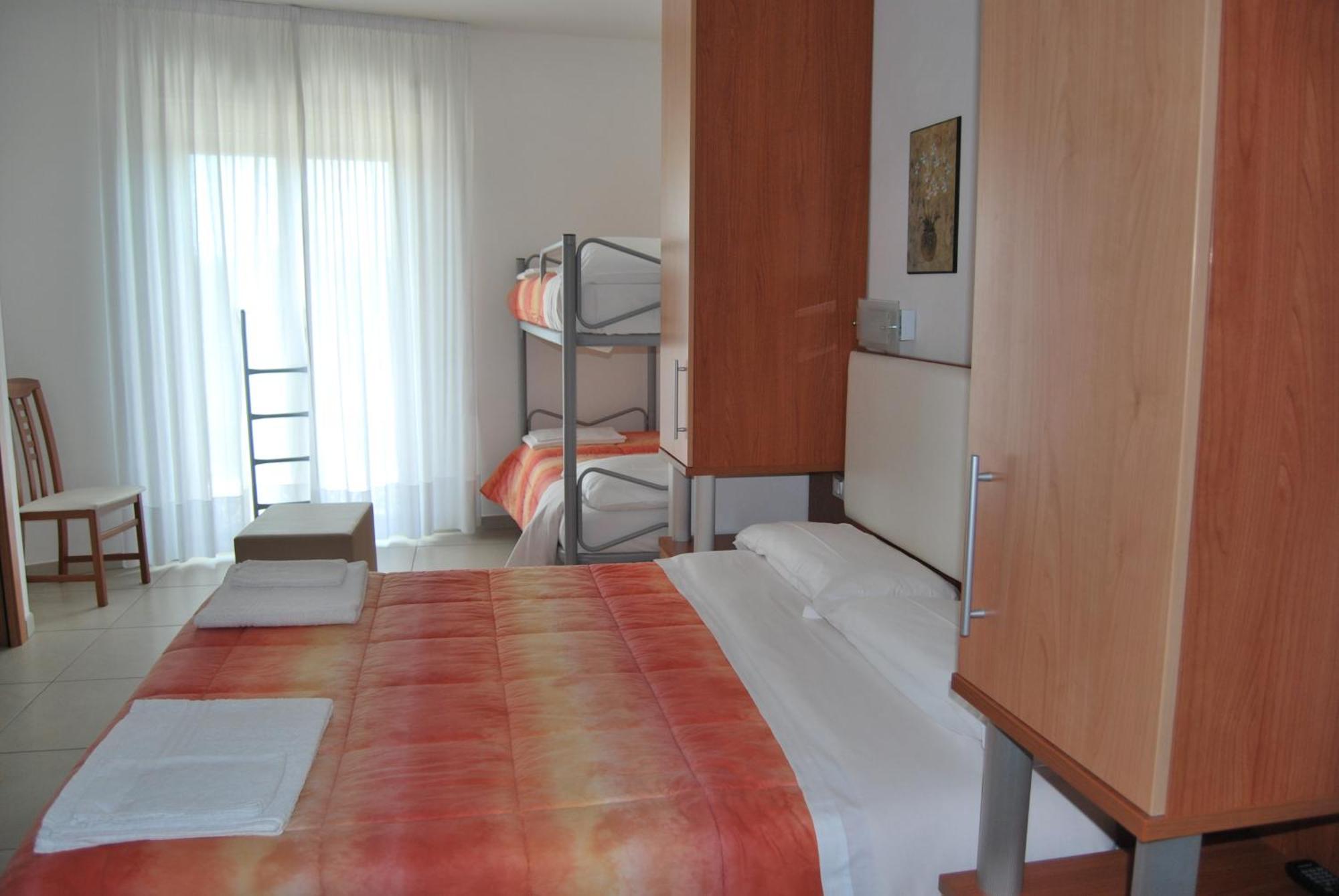 Eu Ropa Hotel Nereto ภายนอก รูปภาพ
