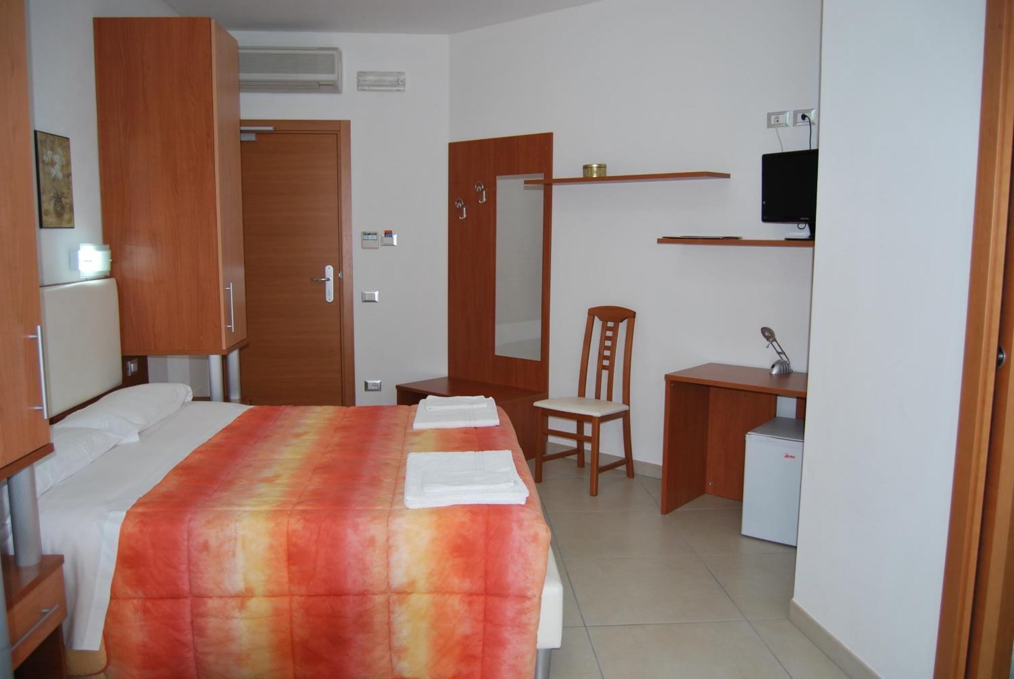 Eu Ropa Hotel Nereto ภายนอก รูปภาพ