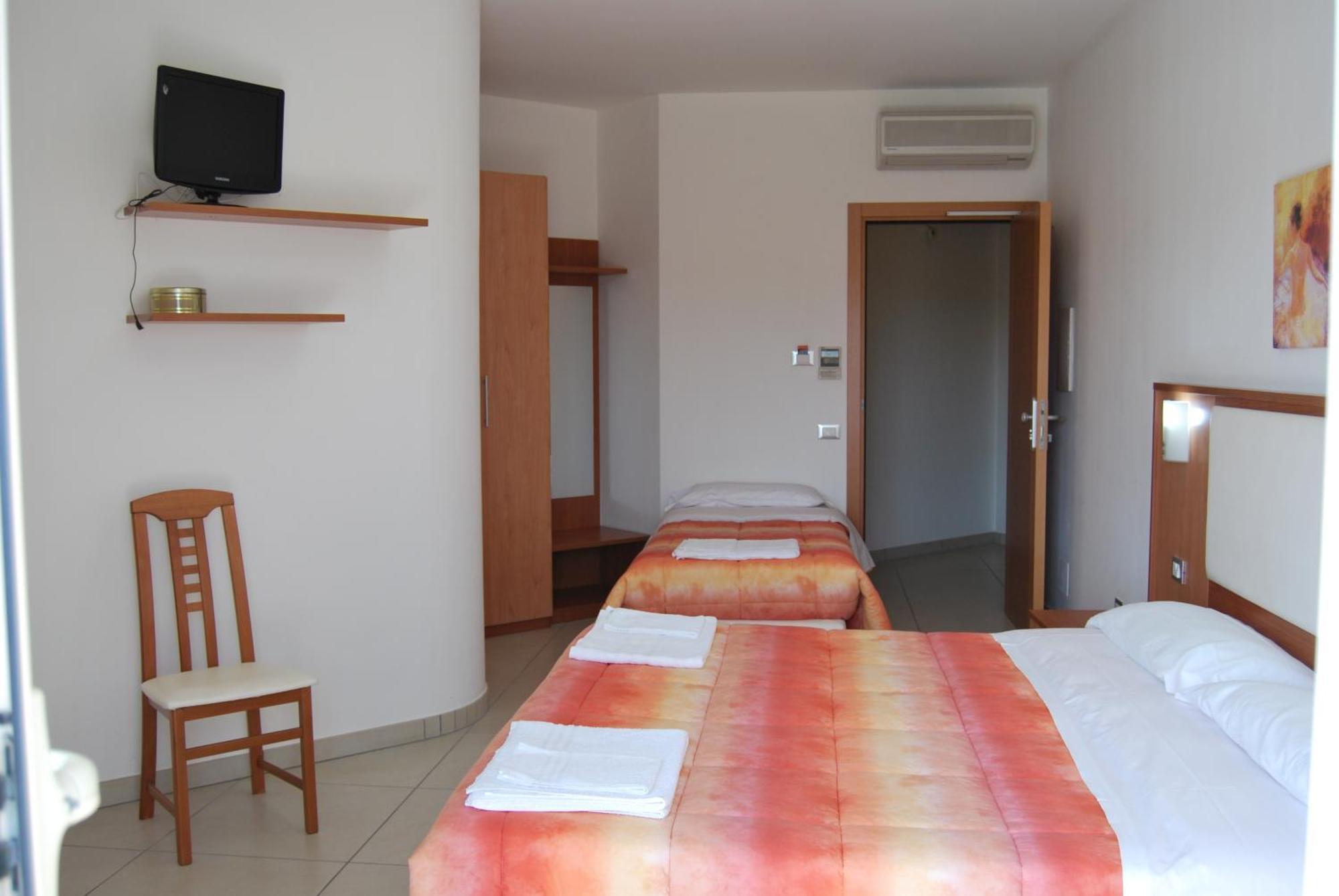 Eu Ropa Hotel Nereto ภายนอก รูปภาพ